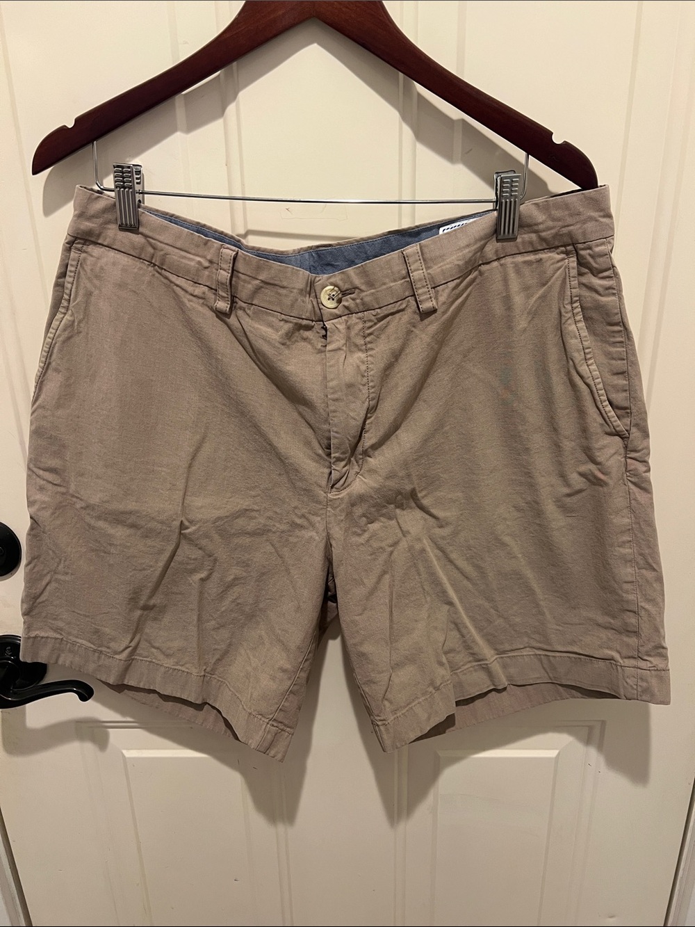 Southern Tide Men's Flat Front Shorts in Khaki sz 38 8 inch inseam